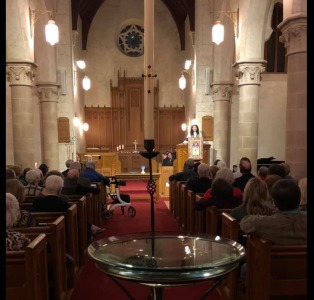 Shelton chapel during worship led by Keaton King at the 2020 MidWinter Lectures