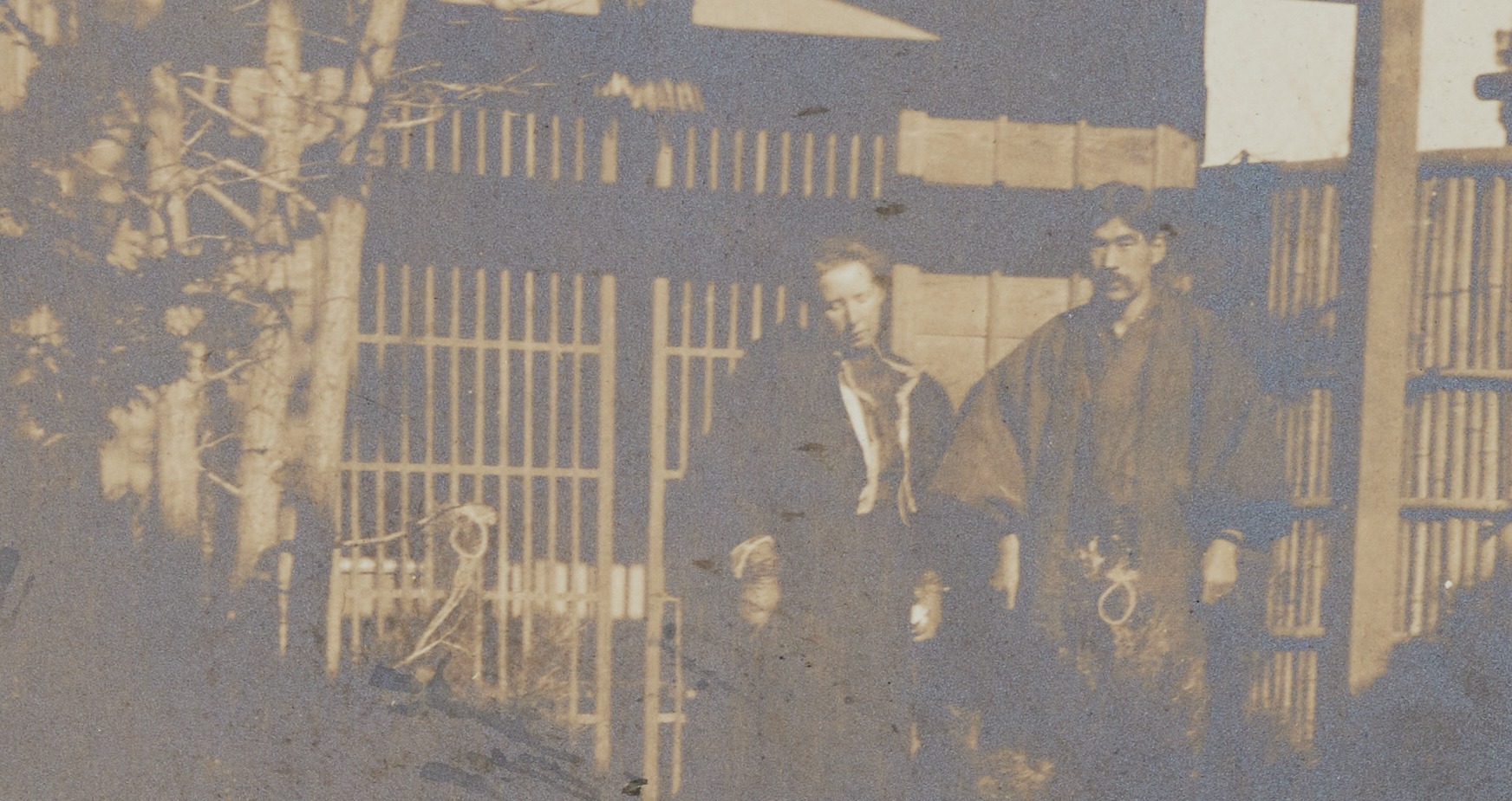 Black and white photograph of Anna B. Shepley Omori and Hyoso Omori in Japanese clothing