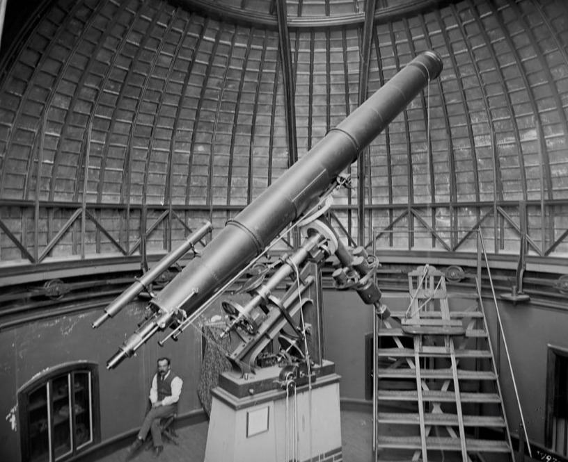 Large telescope, black & white