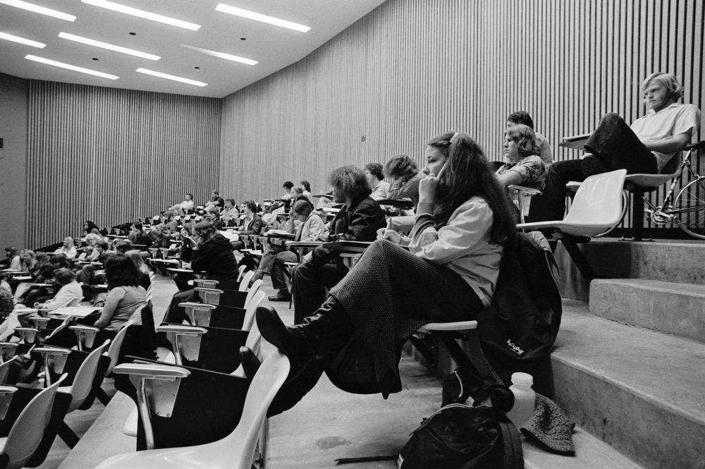 UCSC students sitting in a lecture hall